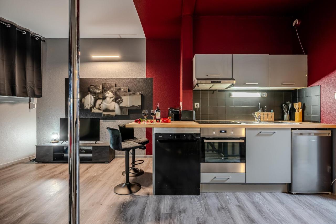 Apartamento Cocon Sensuel - 50 Nuances - Les Cocons De Nath Montbéliard Exterior foto