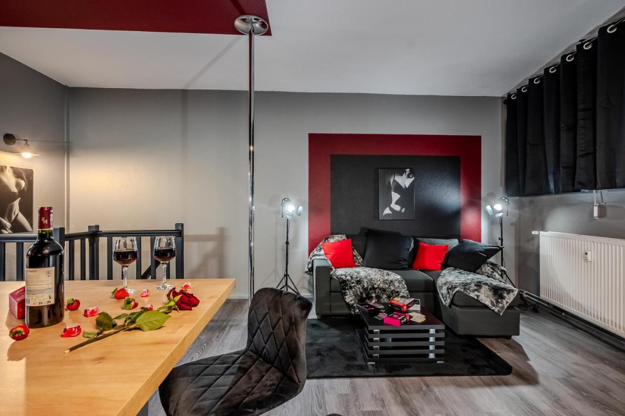 Apartamento Cocon Sensuel - 50 Nuances - Les Cocons De Nath Montbéliard Exterior foto
