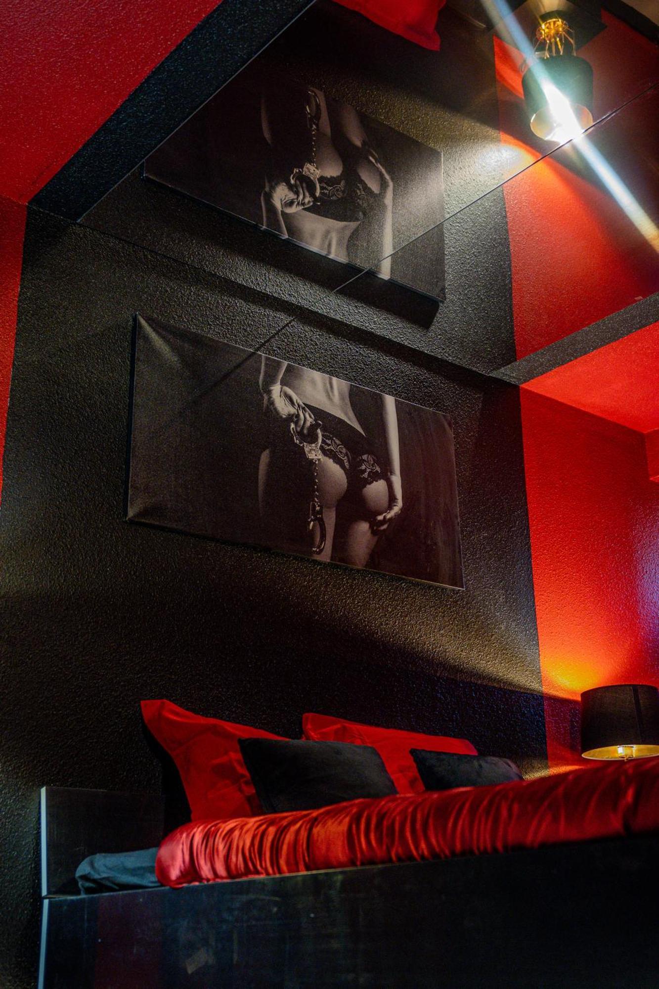 Apartamento Cocon Sensuel - 50 Nuances - Les Cocons De Nath Montbéliard Exterior foto