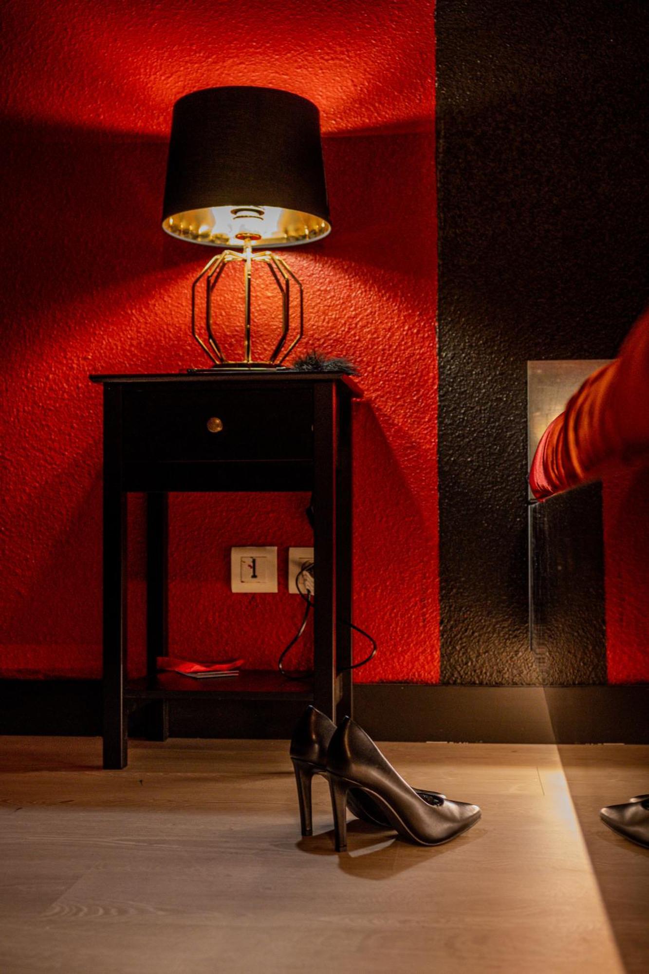 Apartamento Cocon Sensuel - 50 Nuances - Les Cocons De Nath Montbéliard Exterior foto